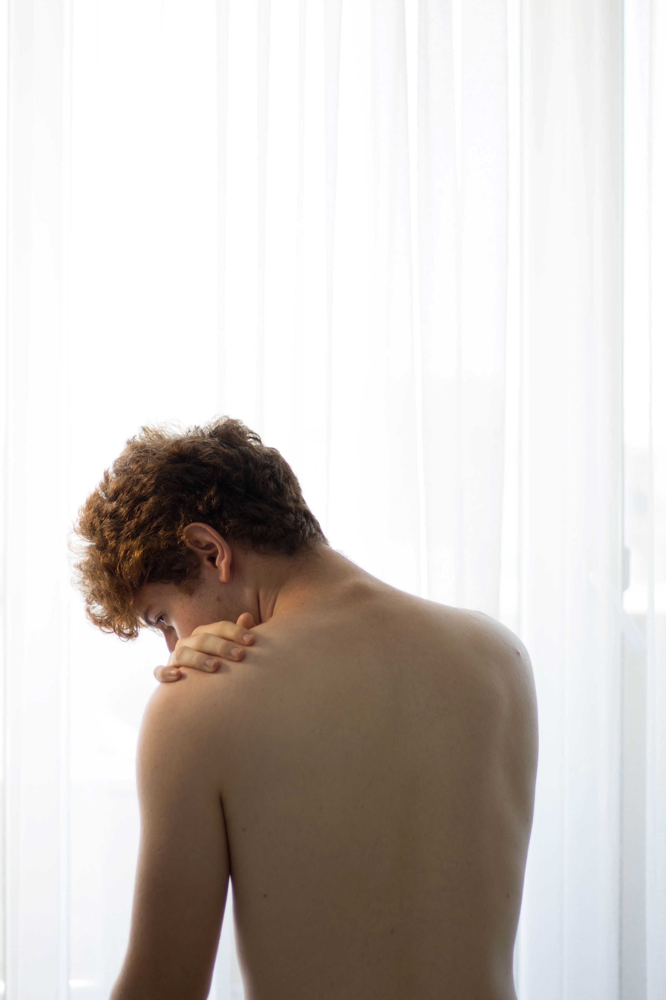 Shoulder Pain In Men: How It Affects Productivity In The Workplace